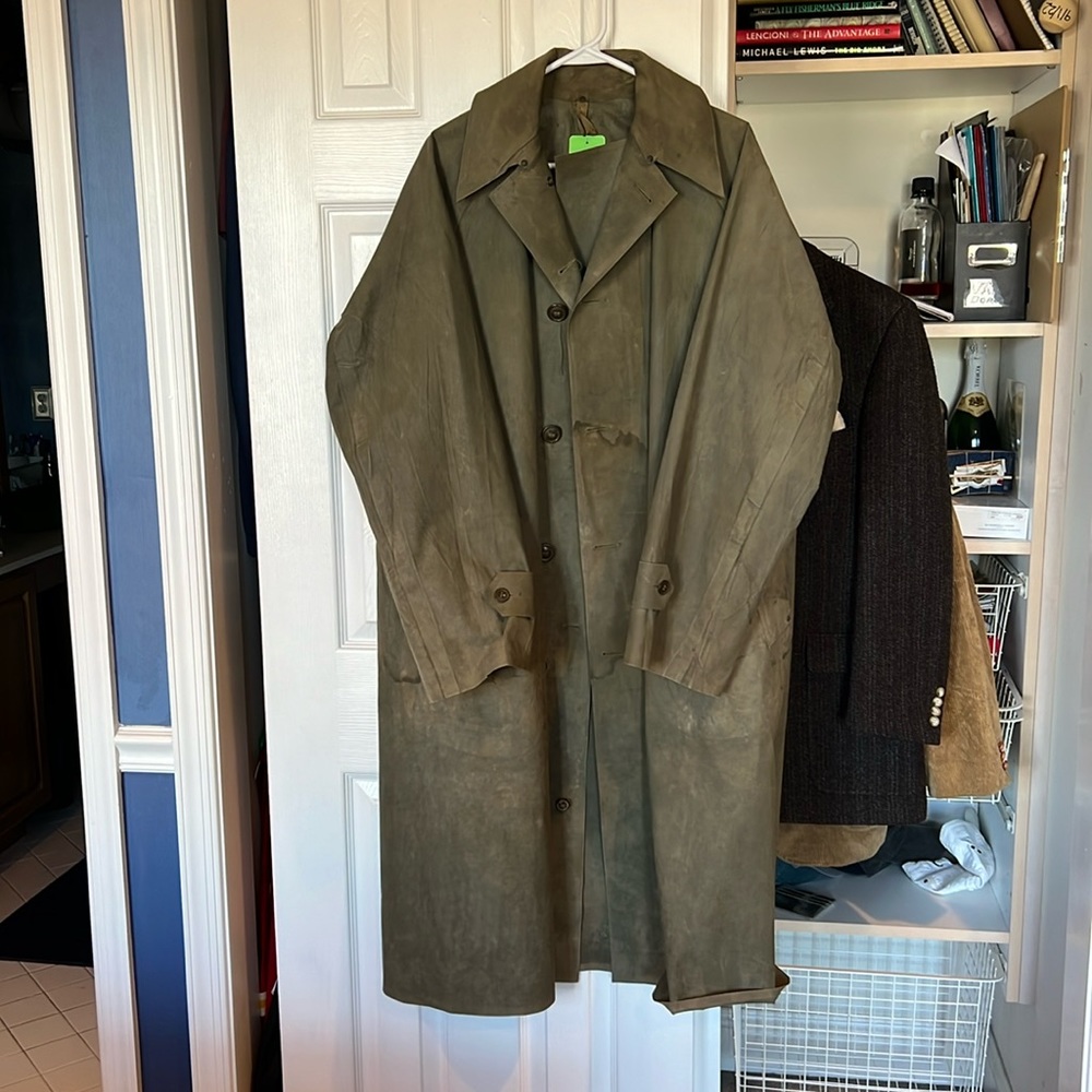 Vintage 1945 Rubberized Army green Trench raincoat  size M (could fit larger)
